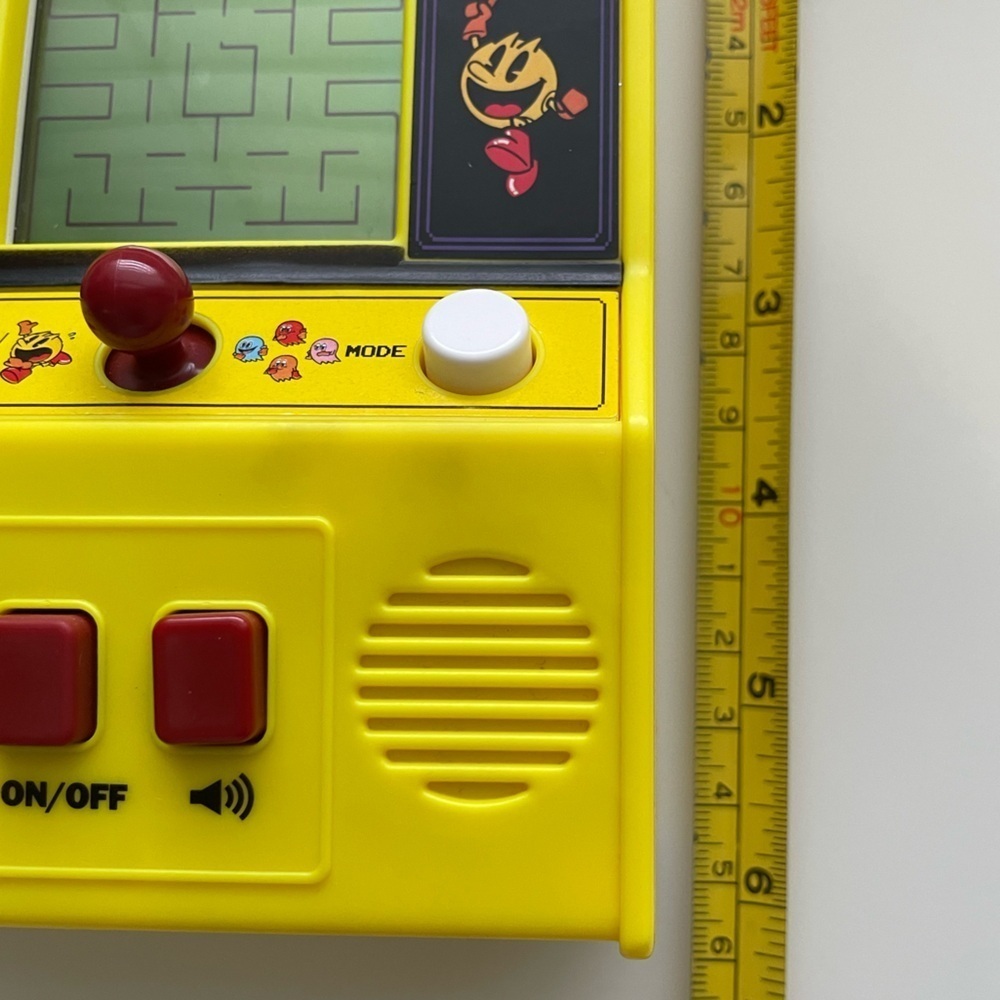 Vintage Handheld Electronic Pac-man Arcade - Battery Operated - Picture 6 of 7